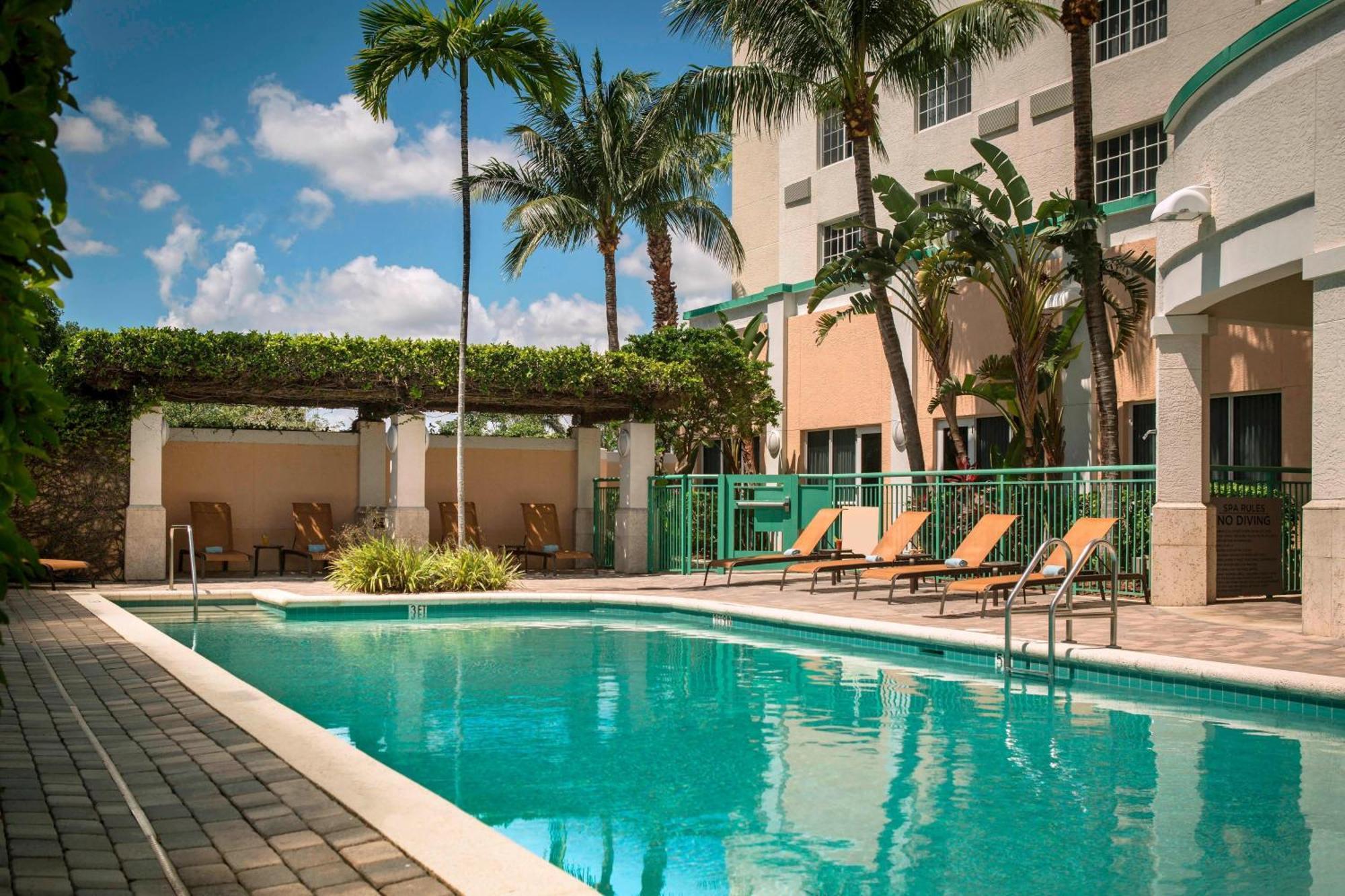 דניה ביץ' Courtyard By Marriott Fort Lauderdale Airport & Cruise Port מראה חיצוני תמונה