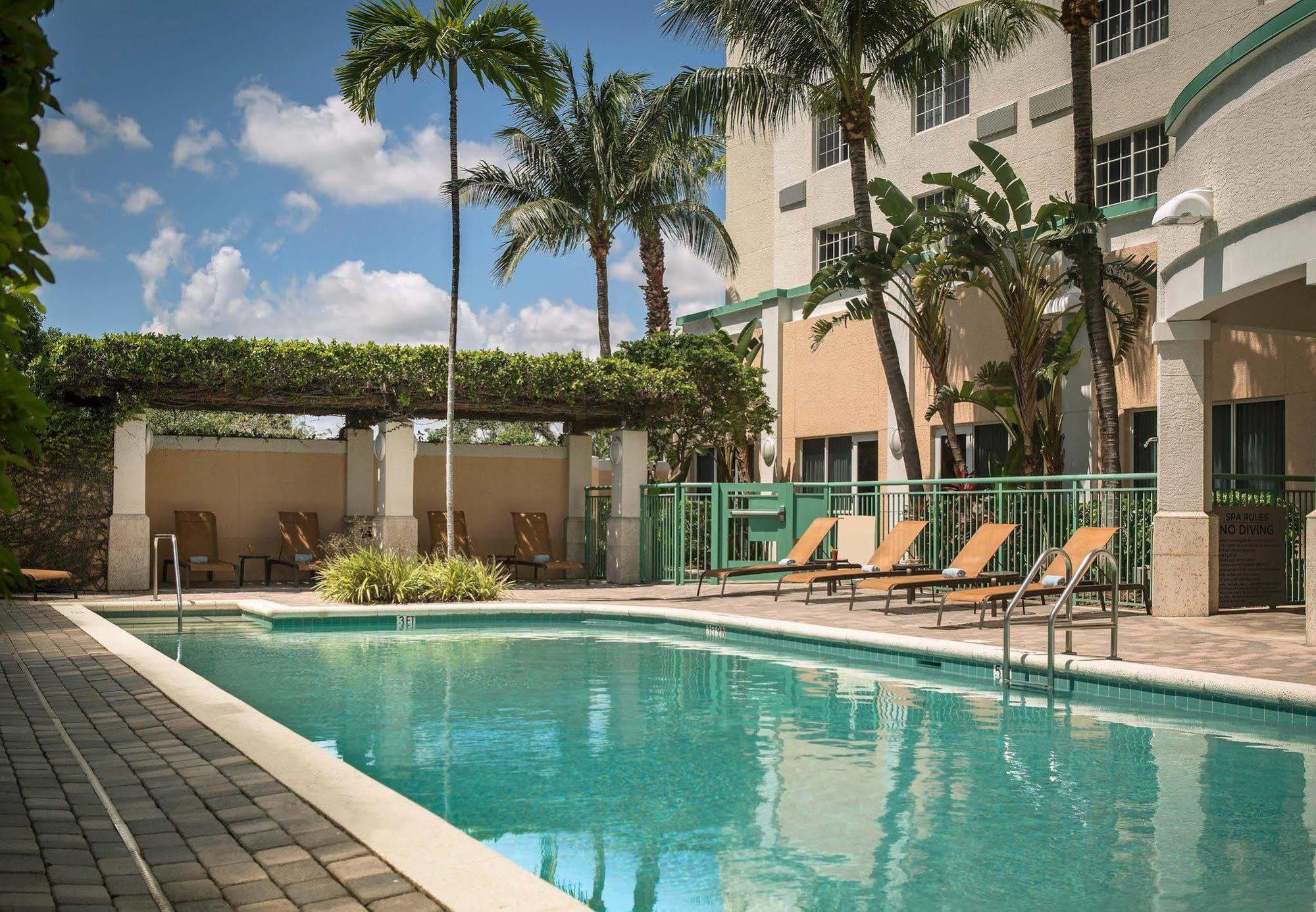 דניה ביץ' Courtyard By Marriott Fort Lauderdale Airport & Cruise Port מראה חיצוני תמונה